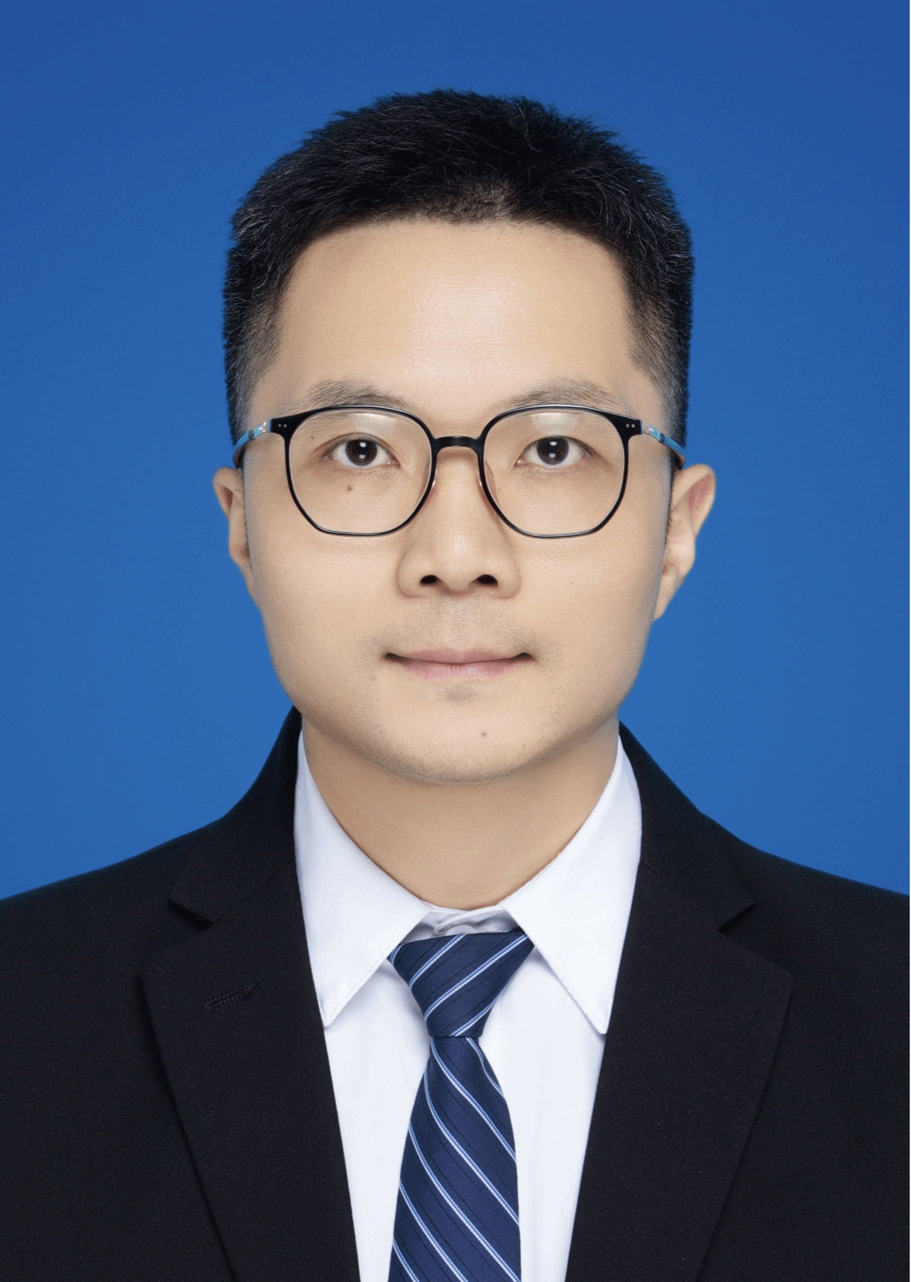 党委委员:王皓磊 博士、副教授、硕士生导师